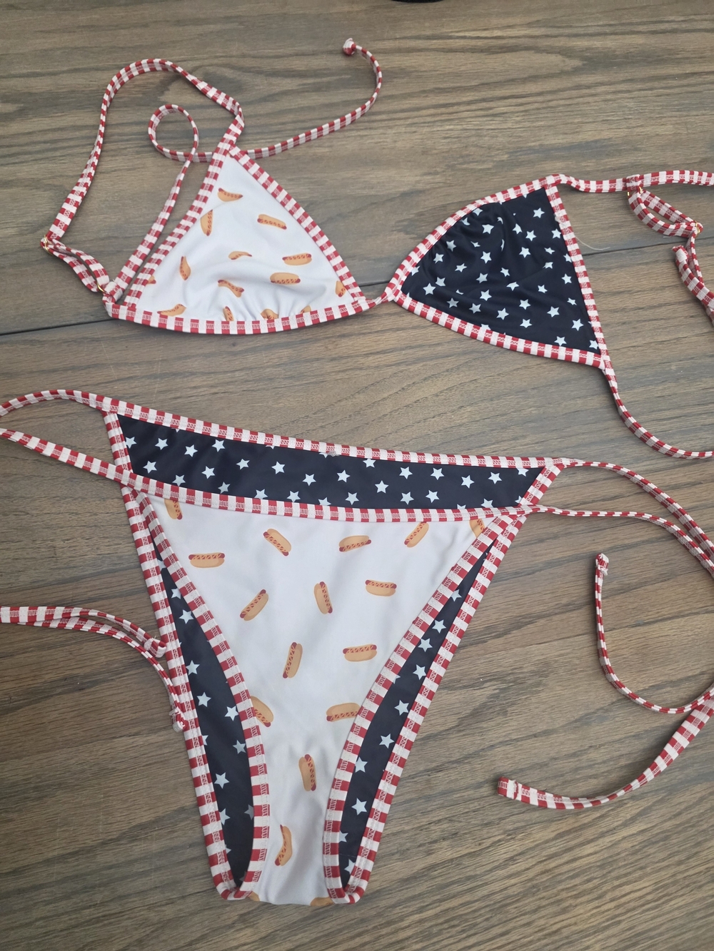 Viral Walmart  Bikini Swimsuit Stars & White Hot Dog Sz Small?